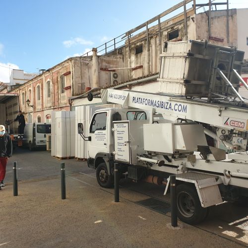 Nuestro personal después de otro trabajo realizado en Ibiza